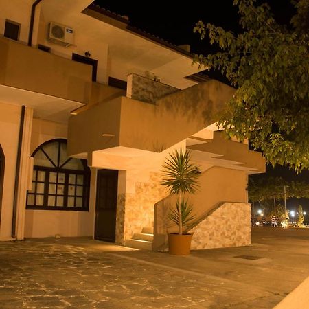 Palm Tree Apartments Psakoudia Exterior photo